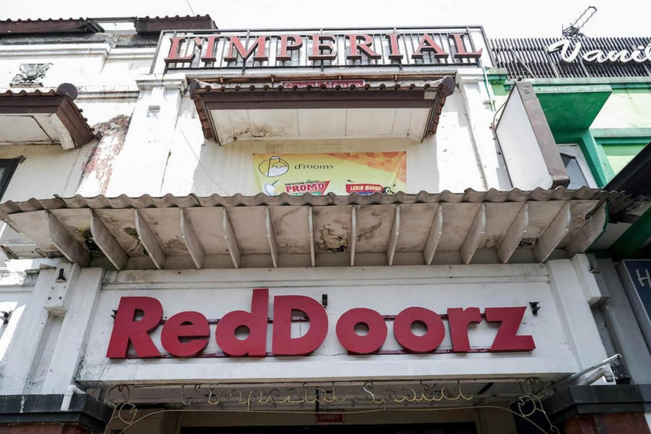 Reddoorz Near Waterboom Lippo Cikarang Hotel Exterior photo